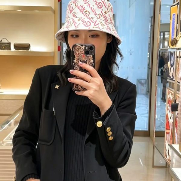 repliche,replica,perfette,siti di,affidabili,migliori siti,dove comprare,1:1,scarpe da ginnastica Cappello da pescatore reversibile Louis Vuitton Graffiti (E8RX4E)