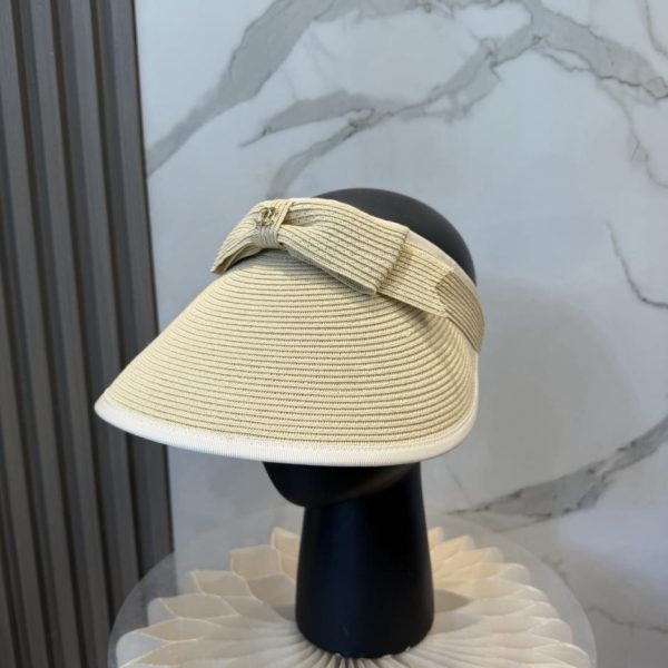 repliche,replica,perfette,siti di,affidabili,migliori siti,dove comprare,1:1,scarpe da ginnastica Il nuovo cappellino con visiera di Chanel (G6FAYU)