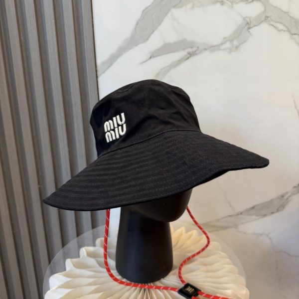 repliche,replica,perfette,siti di,affidabili,migliori siti,dove comprare,1:1,scarpe da ginnastica Il nuovo cappello a secchiello di MIUMIU (UEXHMZ)