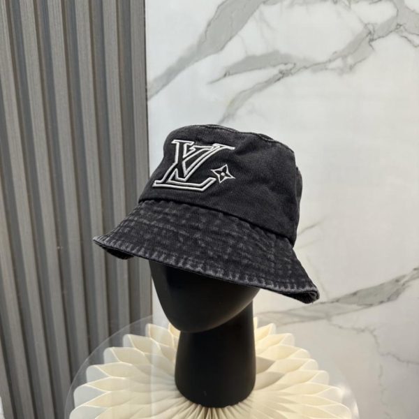 repliche,replica,perfette,siti di,affidabili,migliori siti,dove comprare,1:1,scarpe da ginnastica Nuovo cappello a secchiello Louis Vuitton con lettere ricamate (BA6K9N)