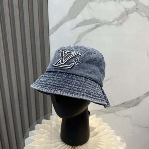 repliche,replica,perfette,siti di,affidabili,migliori siti,dove comprare,1:1,scarpe da ginnastica Nuovo cappello a secchiello Louis Vuitton con lettere ricamate (JUQUA1)
