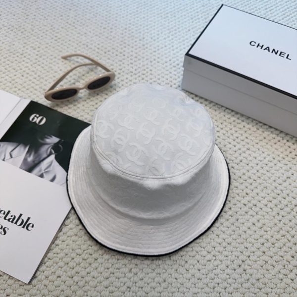 repliche,replica,perfette,siti di,affidabili,migliori siti,dove comprare,1:1,scarpe da ginnastica Il nuovo cappello a secchiello di Chanel (MWUCMG)