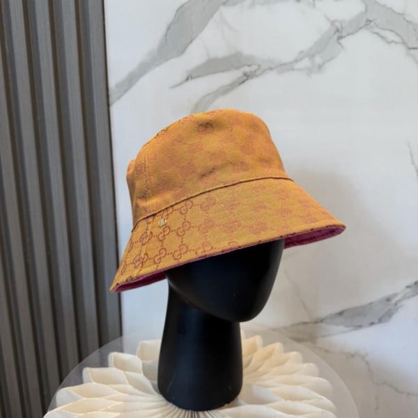 repliche,replica,perfette,siti di,affidabili,migliori siti,dove comprare,1:1,scarpe da ginnastica Il nuovo cappello a secchiello reversibile di Gucci (6UAOT6) è ora disponibile nelle boutique.