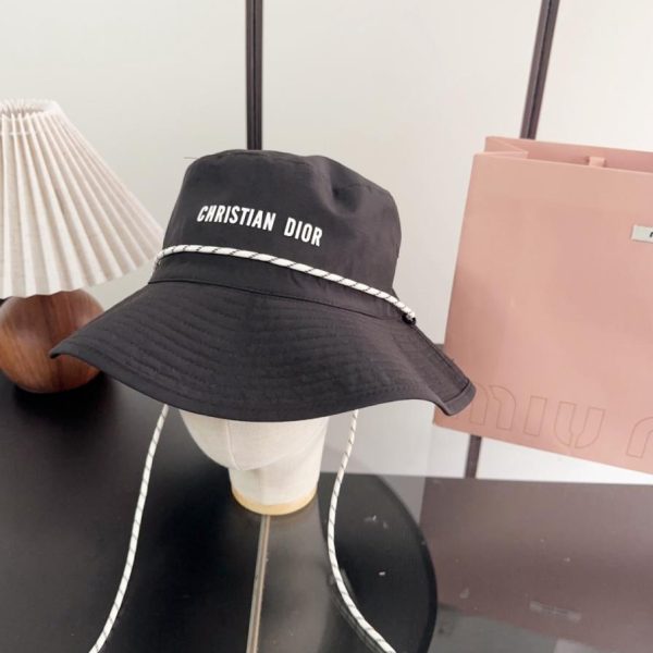 repliche,replica,perfette,siti di,affidabili,migliori siti,dove comprare,1:1,scarpe da ginnastica Cappello a secchiello Dior (8A3A0N)