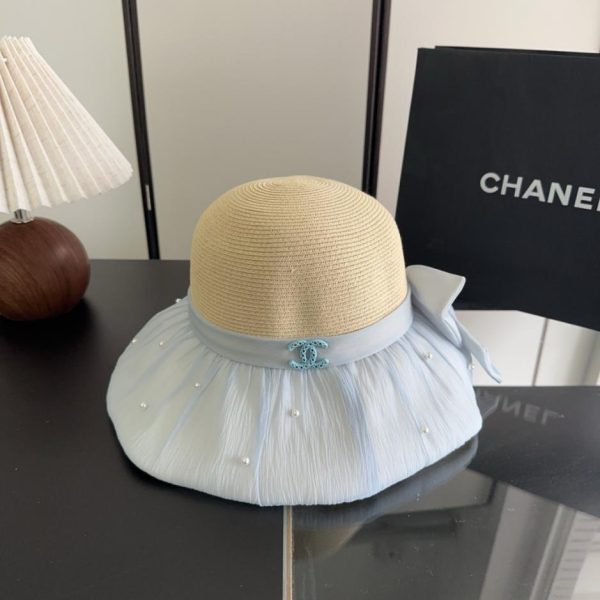 repliche,replica,perfette,siti di,affidabili,migliori siti,dove comprare,1:1,scarpe da ginnastica Cappello di paglia intrecciata premium Chanel con fiocco e motivo patchwork (50RKK7)