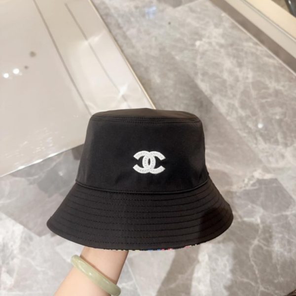 repliche,replica,perfette,siti di,affidabili,migliori siti,dove comprare,1:1,scarpe da ginnastica Il nuovo cappello a secchiello di CHANEL (ID2SNK)