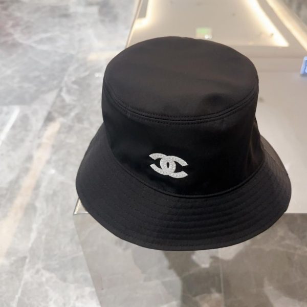 repliche,replica,perfette,siti di,affidabili,migliori siti,dove comprare,1:1,scarpe da ginnastica Il nuovo cappello a secchiello di CHANEL (RZUAGU)