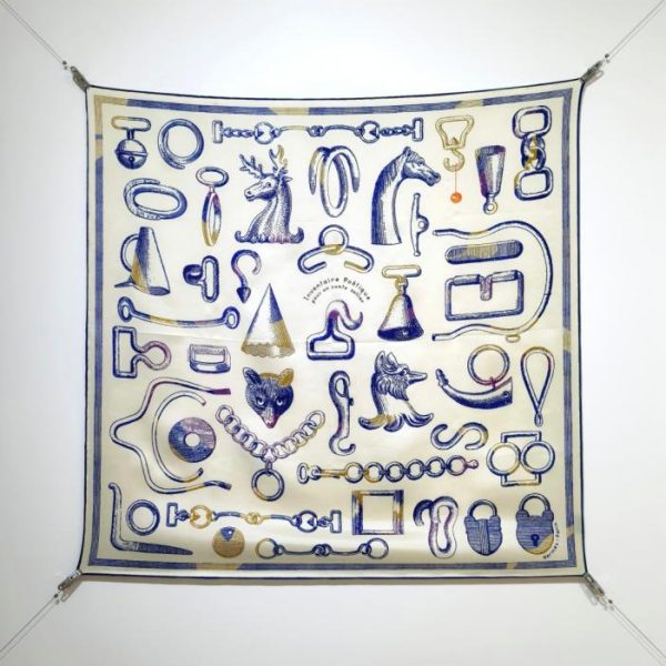 repliche,replica,perfette,siti di,affidabili,migliori siti,dove comprare,1:1,scarpe da ginnastica SHMS250618 Momme Double-sided 90x90cm Twill Silk Hermès “A Poetic Retrospective of Equestrian Tack Stories” (RS4H0U)