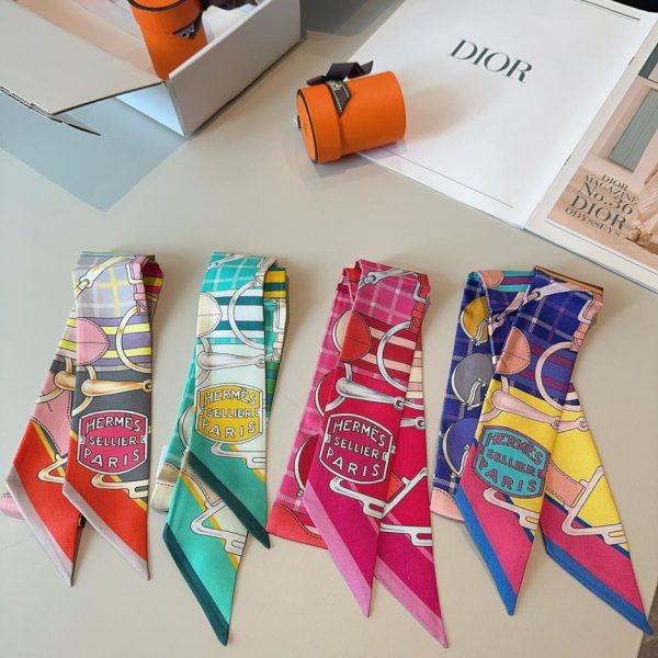 repliche,replica,perfette,siti di,affidabili,migliori siti,dove comprare,1:1,scarpe da ginnastica Nastro in seta twill pesante 18 momme, il nuovo Twilly di Hermès, realizzato in seta twill di altissima qualità (IUTFAQ).