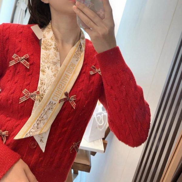 Questa sciarpa Mitzvah è realizzata in tessuto di twill di seta di gelso bianco e oro (XTHHXC).