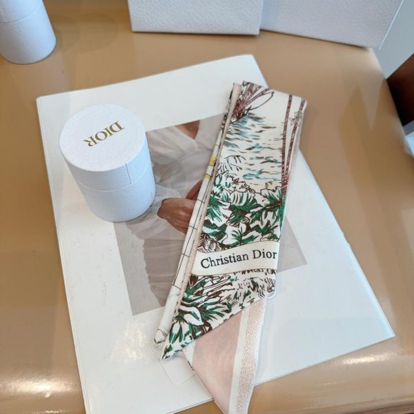 repliche,replica,perfette,siti di,affidabili,migliori siti,dove comprare,1:1,scarpe da ginnastica La nuova fascia per capelli a doppio strato di Dior (RL6MED)