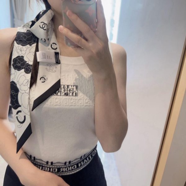 È arrivata la mini sciarpa Twilly di Chanel! Un vero gioiello firmato Chanel (Z9UD23)
