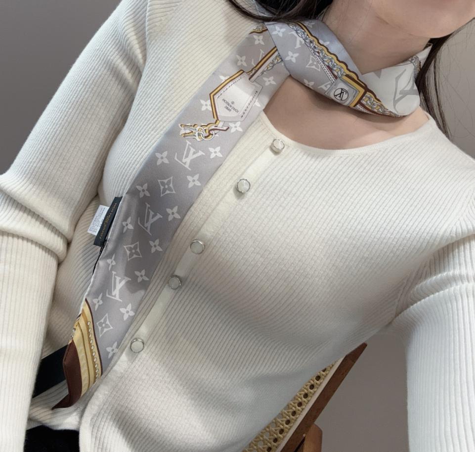 repliche,replica,perfette,siti di,affidabili,migliori siti,dove comprare,1:1,scarpe da ginnastica La nuovissima fascia per capelli a doppio strato di LV: versatile, può essere utilizzata come cravatta, papillon o nastro (05ZZ03)