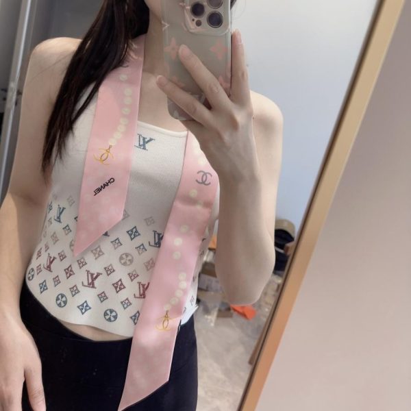 Elastico per capelli Chanel con piccole perle di alta qualità e dalla delicata fantasia, dello stesso stile di quello che si trova nelle boutique (Y6LM2Z)
