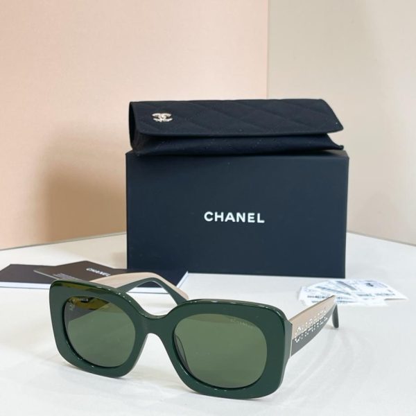 repliche,replica,perfette,siti di,affidabili,migliori siti,dove comprare,1:1,scarpe da ginnastica Occhiali da sole CHANEL, modello CH5563B (A72FX4)