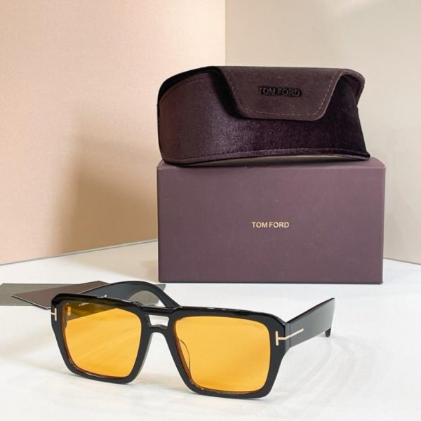 repliche,replica,perfette,siti di,affidabili,migliori siti,dove comprare,1:1,scarpe da ginnastica Occhiali da sole Tom Ford, modello TF1153 (KU3R3G)