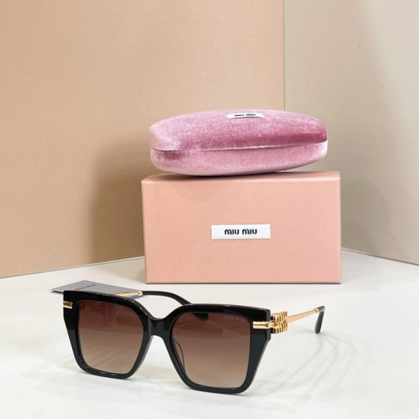 Occhiali da sole MIUMIU MODELLO SMU B09 (LU25I7)