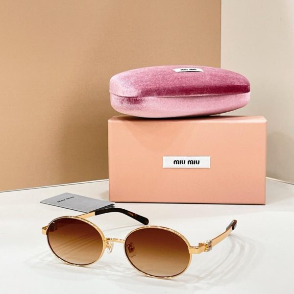 MIUMIU Occhiali da sole MODELLO OMU 50ZV(V4I0RI)