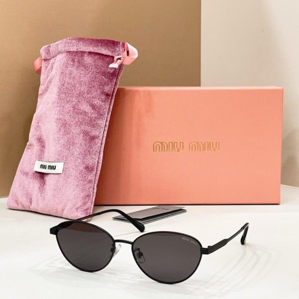 Occhiali da sole MIUMIU MODELLO SMU A63 (DCBKHF)