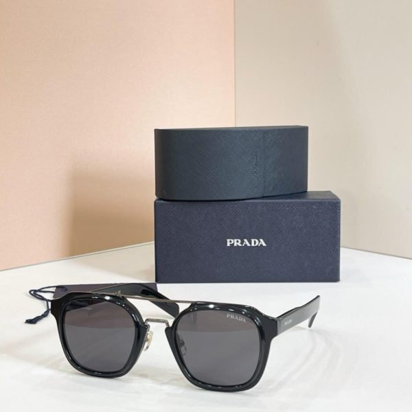 Occhiali da sole PRADA modello SPR 07WS (1BE85Z)