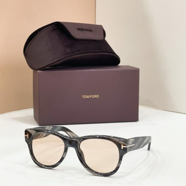 repliche,replica,perfette,siti di,affidabili,migliori siti,dove comprare,1:1,scarpe da ginnastica Occhiali da vista TOM FORD MODELLO TF1305 (OI4O4F)
