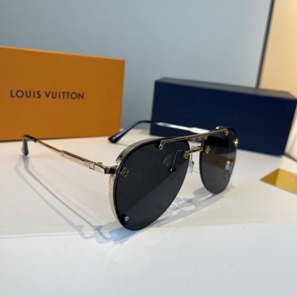 repliche,replica,perfette,siti di,affidabili,migliori siti,dove comprare,1:1,scarpe da ginnastica I nuovissimi occhiali da sole Louis Vuitton, modello unisex (4 TSNIK).