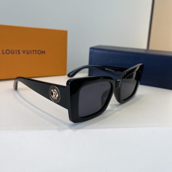 repliche,replica,perfette,siti di,affidabili,migliori siti,dove comprare,1:1,scarpe da ginnastica Occhiali da sole e visiera Louis Vuitton (33K6K1)