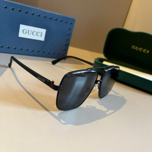 repliche,replica,perfette,siti di,affidabili,migliori siti,dove comprare,1:1,scarpe da ginnastica I nuovissimi occhiali da sole Gucci, modello unisex (I20B6B)