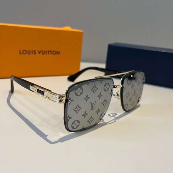 repliche,replica,perfette,siti di,affidabili,migliori siti,dove comprare,1:1,scarpe da ginnastica I nuovissimi occhiali da sole unisex di Louis Vuitton (CRSZ6H)