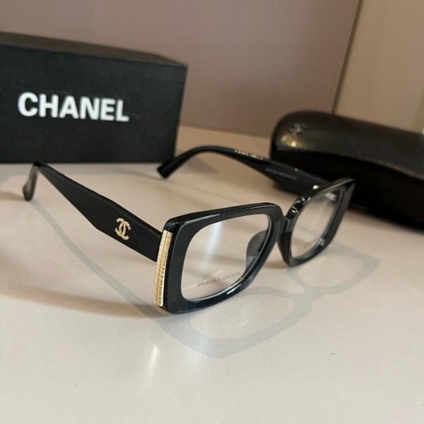 repliche,replica,perfette,siti di,affidabili,migliori siti,dove comprare,1:1,scarpe da ginnastica La collezione ufficiale di lenti a contatto da vista di Chanel per la primavera, lo stesso modello indossato da molte celebrità (FYMXEX).