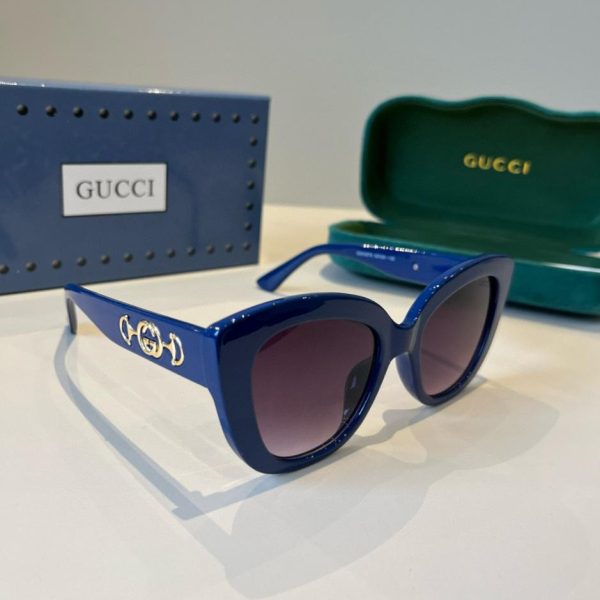 repliche,replica,perfette,siti di,affidabili,migliori siti,dove comprare,1:1,scarpe da ginnastica Gli occhiali da sole di tendenza di Gucci, un must-have per proteggersi dal sole e valorizzare il viso (5ZEF2Y)