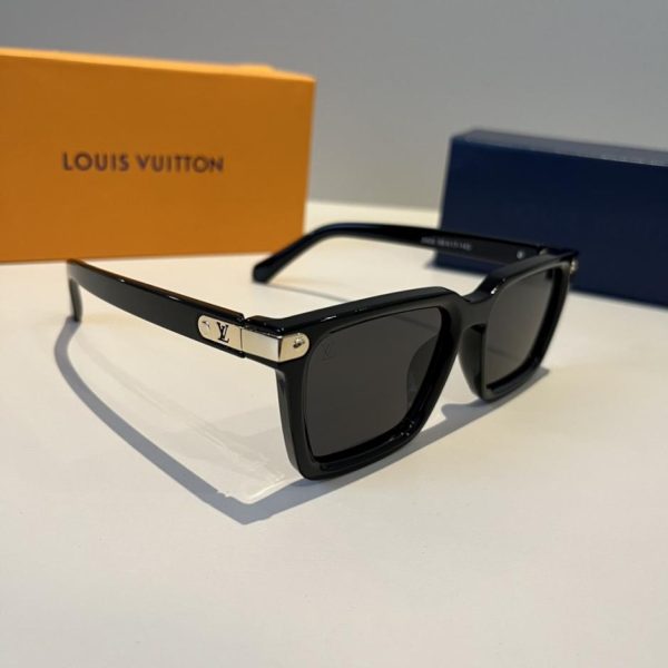 repliche,replica,perfette,siti di,affidabili,migliori siti,dove comprare,1:1,scarpe da ginnastica Occhiali da sole Louis Vuitton, di alta gamma e leggeri (W5DRS5)