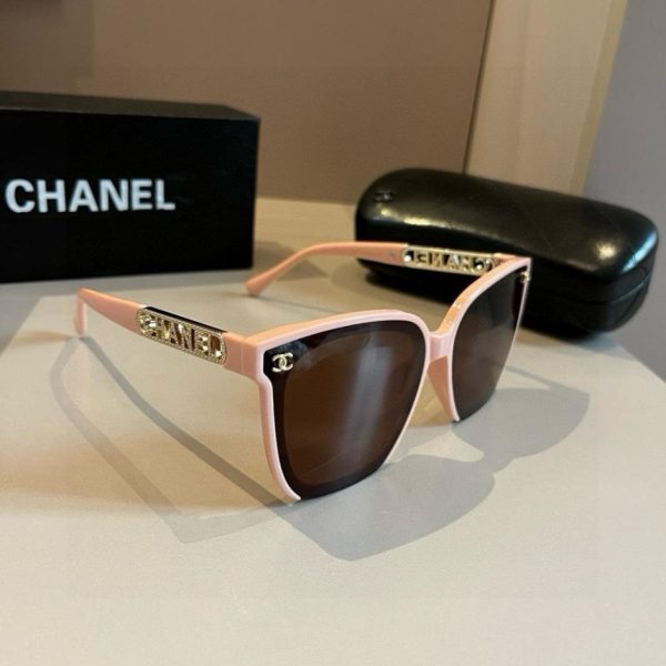 repliche,replica,perfette,siti di,affidabili,migliori siti,dove comprare,1:1,scarpe da ginnastica Eleganti occhiali da sole Chanel, lo stesso modello indossato dalle blogger (93NVU6)