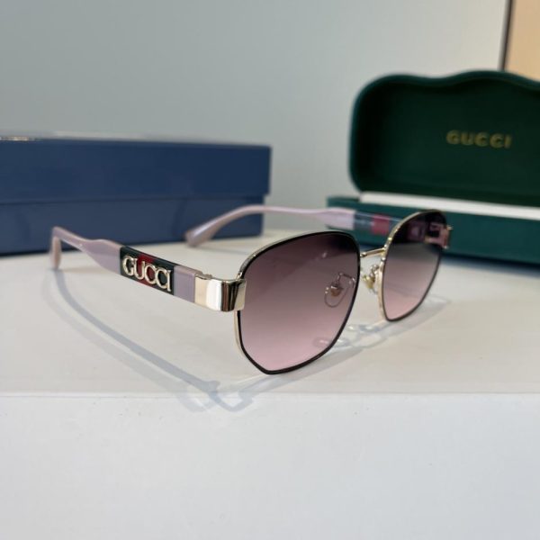 repliche,replica,perfette,siti di,affidabili,migliori siti,dove comprare,1:1,scarpe da ginnastica Nuovi occhiali da sole da donna Gucci, montatura oversize, stile retrò (ED8NWV)