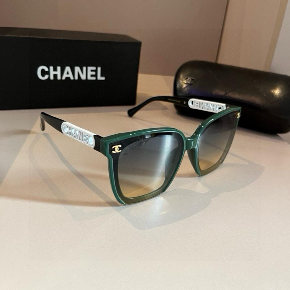 repliche,replica,perfette,siti di,affidabili,migliori siti,dove comprare,1:1,scarpe da ginnastica Eleganti occhiali da sole Chanel, lo stesso modello indossato dalle blogger (RRIB3F)