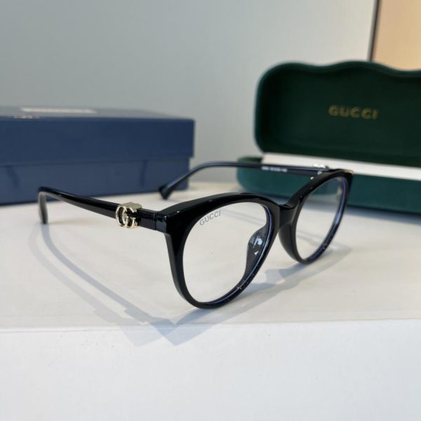 I nuovi occhiali da vista unisex di Gucci (XFSUAM)