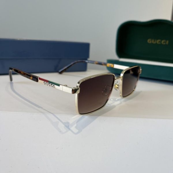 Nuovi occhiali da sole da donna Gucci, montatura oversize, stile retrò (6BQIEJ)