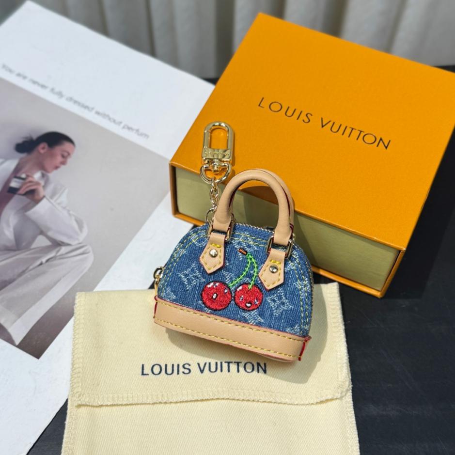 repliche,replica,perfette,siti di,affidabili,migliori siti,dove comprare,1:1,scarpe da ginnastica Nuovo ciondolo ricamato a forma di conchiglia di ciliegia, portachiavi Louis Vuitton mini a forma di conchiglia di ciliegia (7EY7GO)