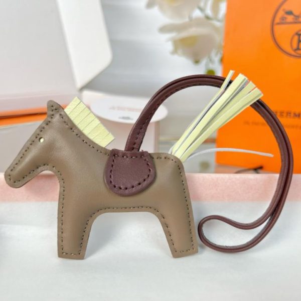 repliche,replica,perfette,siti di,affidabili,migliori siti,dove comprare,1:1,scarpe da ginnastica Portachiavi/ciondolo per borsa HERMES mini pony Rodeo pegase classico, cucito a mano in pelle di agnello (10AE2K).