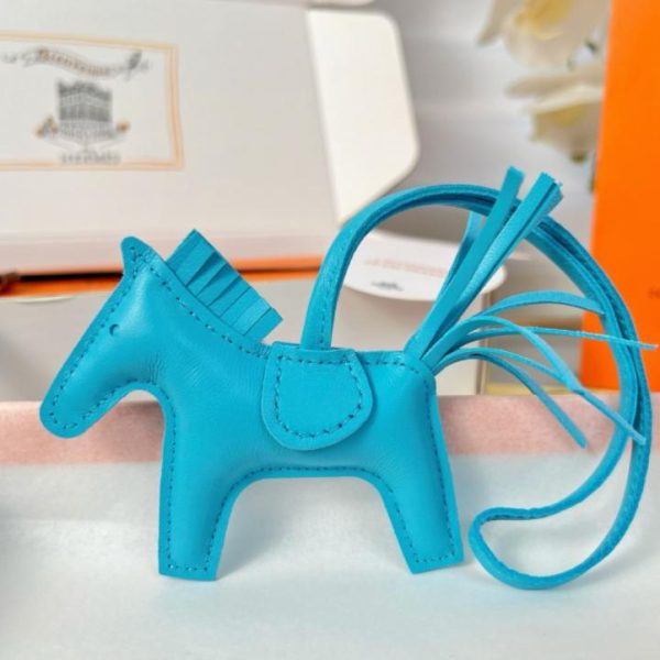 repliche,replica,perfette,siti di,affidabili,migliori siti,dove comprare,1:1,scarpe da ginnastica Portachiavi/ciondolo per borsa HERMES mini pony Rodeo pegase classico, cucito a mano in pelle di agnello (3FGTT7).