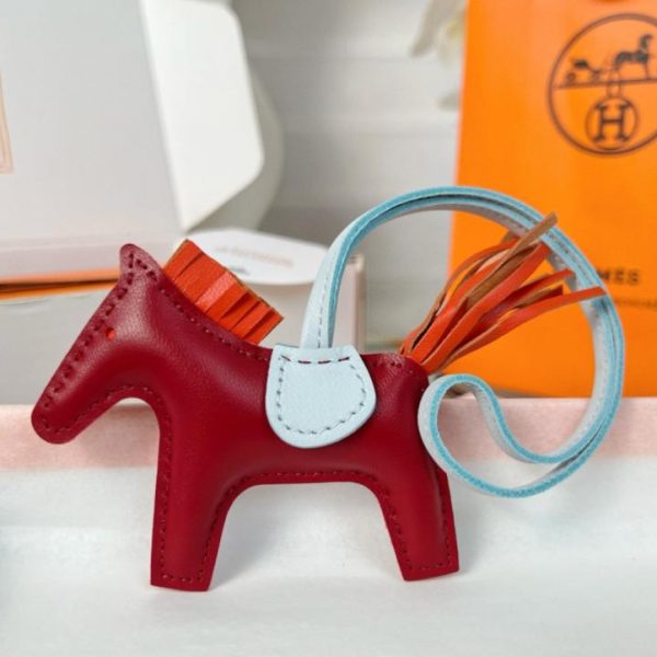 repliche,replica,perfette,siti di,affidabili,migliori siti,dove comprare,1:1,scarpe da ginnastica Portachiavi/ciondolo per borsa HERMES Classic Mini Pony Rodeo Pegase, cucito a mano in pelle di agnello (4RFQ05)