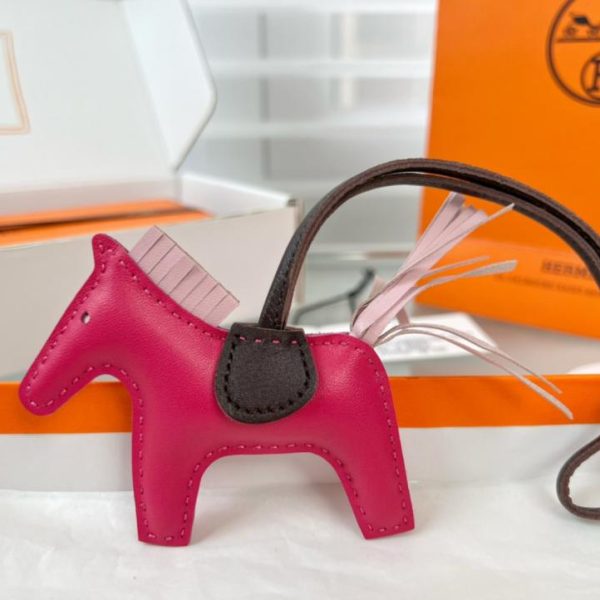 repliche,replica,perfette,siti di,affidabili,migliori siti,dove comprare,1:1,scarpe da ginnastica Portachiavi/ciondolo per borsa HERMES mini pony Rodeo pegase classico, cucito a mano in pelle di agnello (7L3ECL).