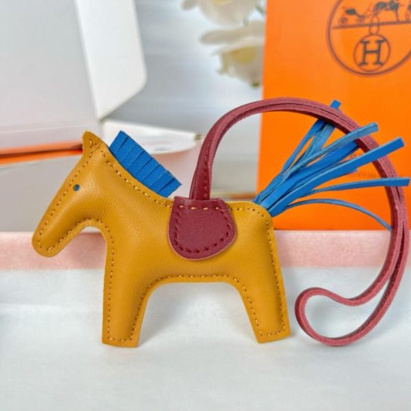 repliche,replica,perfette,siti di,affidabili,migliori siti,dove comprare,1:1,scarpe da ginnastica Portachiavi/ciondolo per borsa HERMES mini pony Rodeo pegase classico, cucito a mano in pelle di agnello (877FVU).