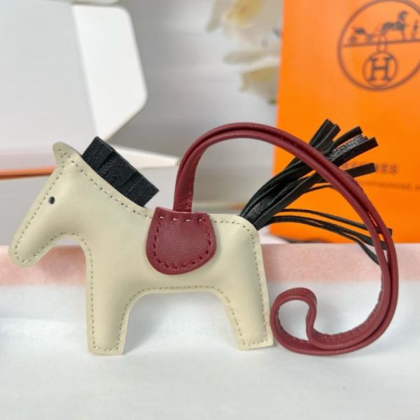 repliche,replica,perfette,siti di,affidabili,migliori siti,dove comprare,1:1,scarpe da ginnastica Portachiavi/ciondolo per borsa HERMES mini pony Rodeo pegase classico, cucito a mano in pelle di agnello (C913NB).