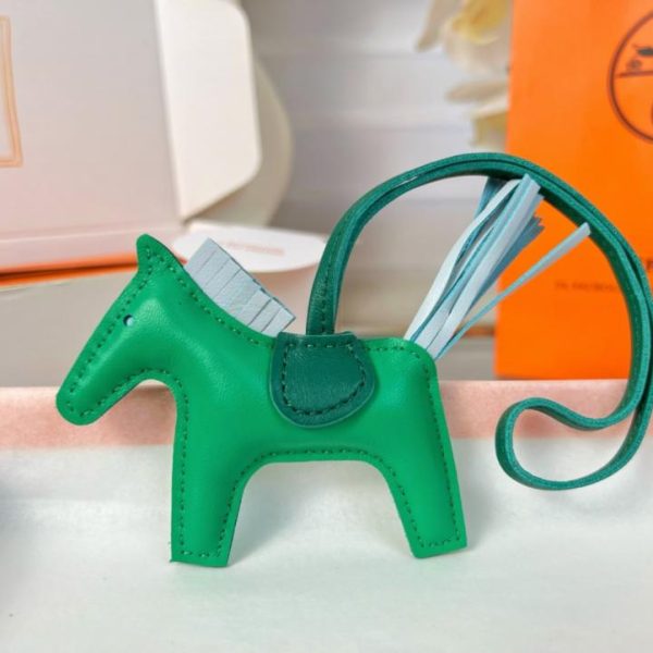 repliche,replica,perfette,siti di,affidabili,migliori siti,dove comprare,1:1,scarpe da ginnastica Portachiavi/ciondolo per borsa HERMES mini pony Rodeo pegase classico, cucito a mano in pelle di agnello (DEI674).