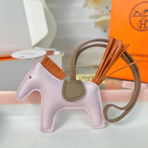 repliche,replica,perfette,siti di,affidabili,migliori siti,dove comprare,1:1,scarpe da ginnastica Portachiavi/ciondolo per borsa HERMES mini pony Rodeo pegase classico, cucito a mano in pelle di agnello (NEN7Y0).