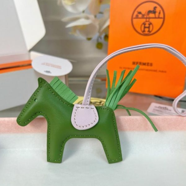 repliche,replica,perfette,siti di,affidabili,migliori siti,dove comprare,1:1,scarpe da ginnastica Portachiavi/ciondolo per borsa HERMES mini pony Rodeo pegase classico, cucito a mano in pelle di agnello (RCRDCX).