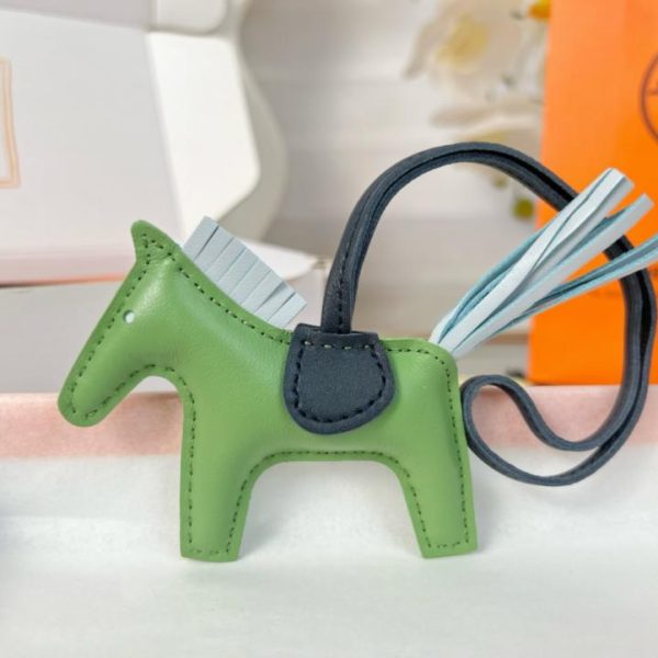 repliche,replica,perfette,siti di,affidabili,migliori siti,dove comprare,1:1,scarpe da ginnastica Portachiavi/ciondolo per borsa HERMES Classic Mini Pony Rodeo Pegase, cucito a mano in pelle di agnello (Z1J34M)