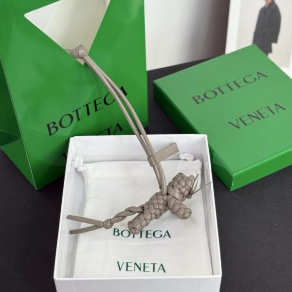 repliche,replica,perfette,siti di,affidabili,migliori siti,dove comprare,1:1,scarpe da ginnastica Nuovo portachiavi BV a forma di gattino (FJ3ZAH)