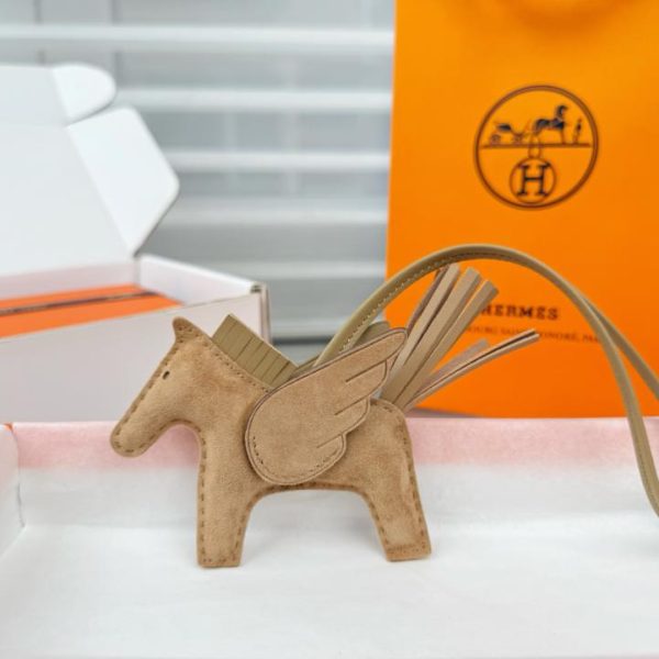 repliche,replica,perfette,siti di,affidabili,migliori siti,dove comprare,1:1,scarpe da ginnastica Nuovo portachiavi/ciondolo per borsa Hermes Rodeo Pegasus in pelle scamosciata (similpelle), cucito a mano (741W6R)